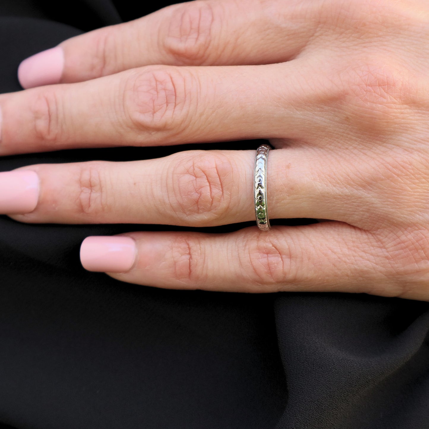 Art Deco 18k White Gold Engraved Band Ring