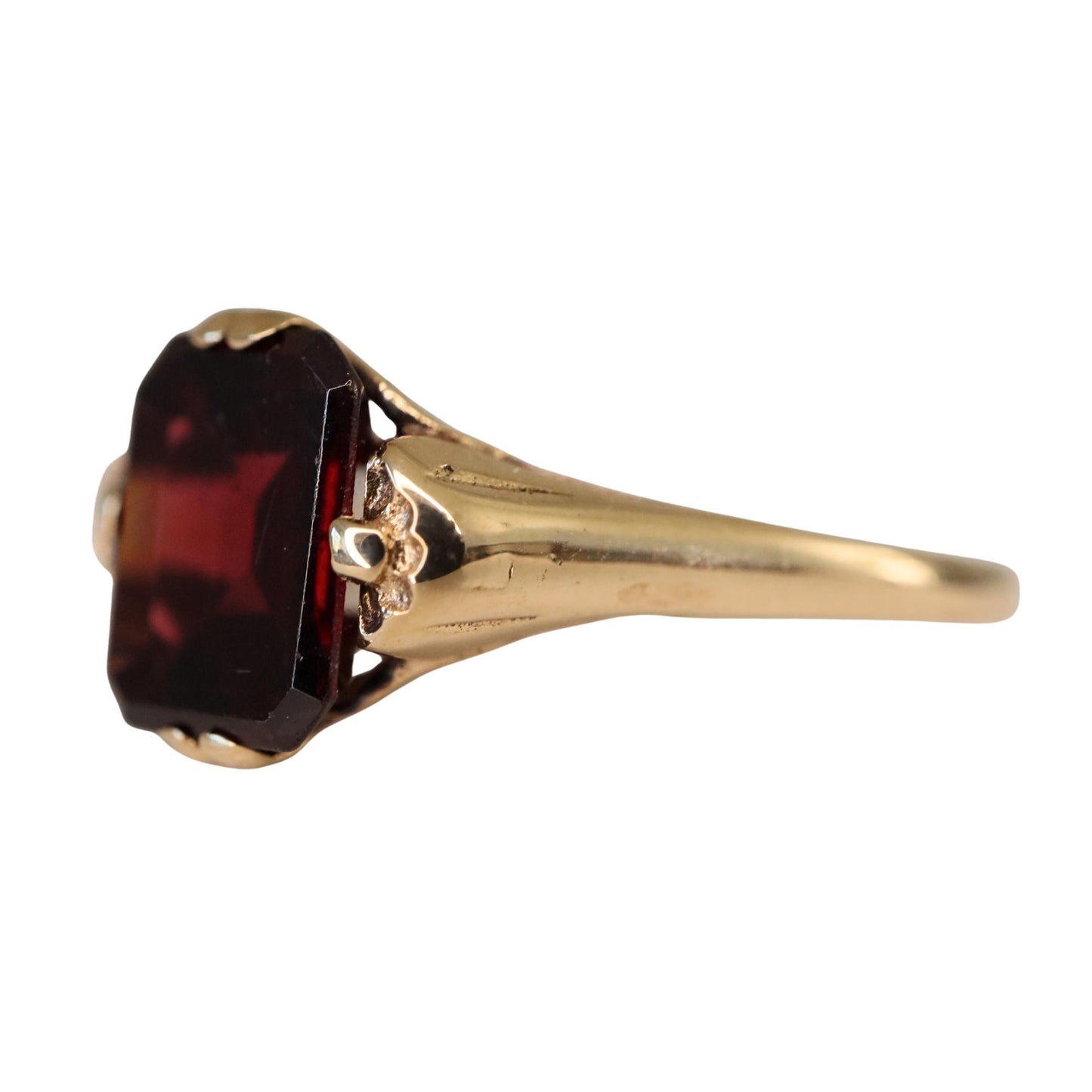 Vintage Garnet 10k Yellow Gold Solitaire Ring