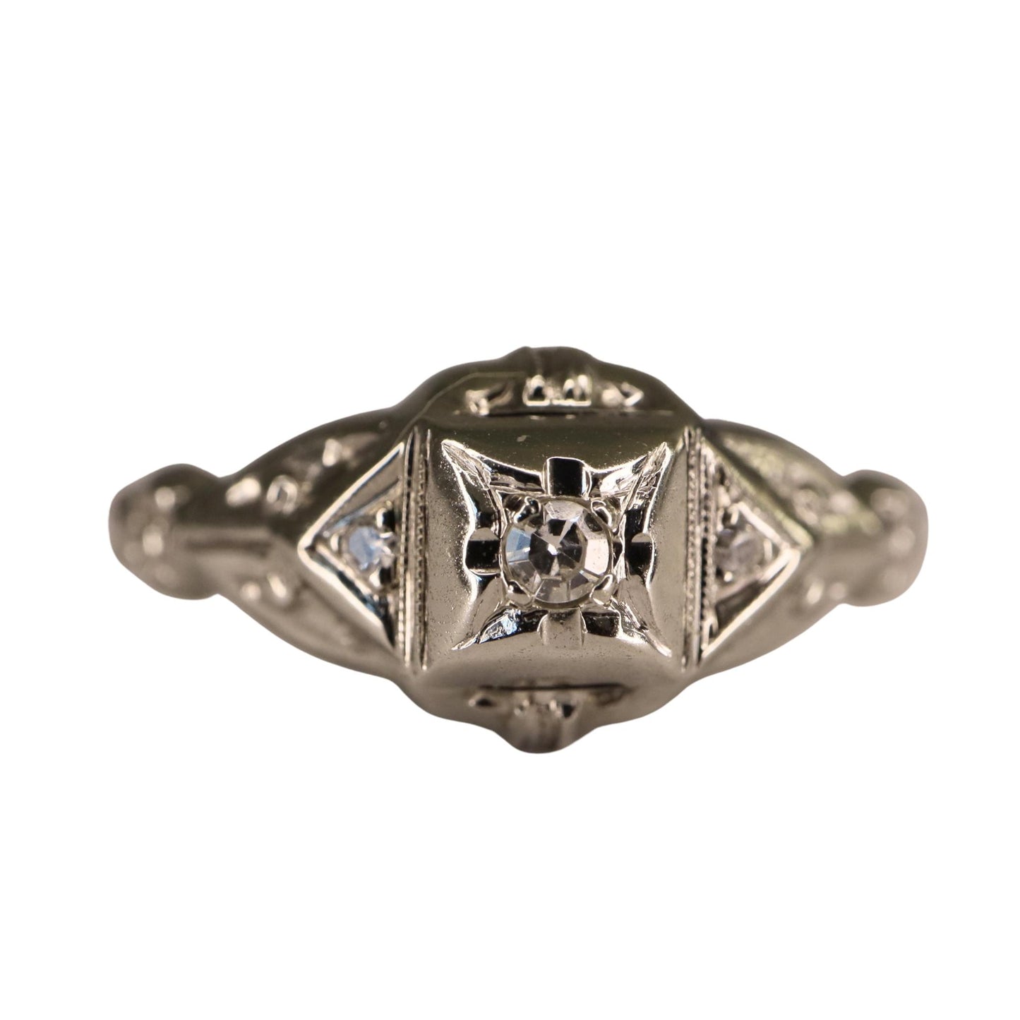 Art Deco Diamond 18k White Gold Ring