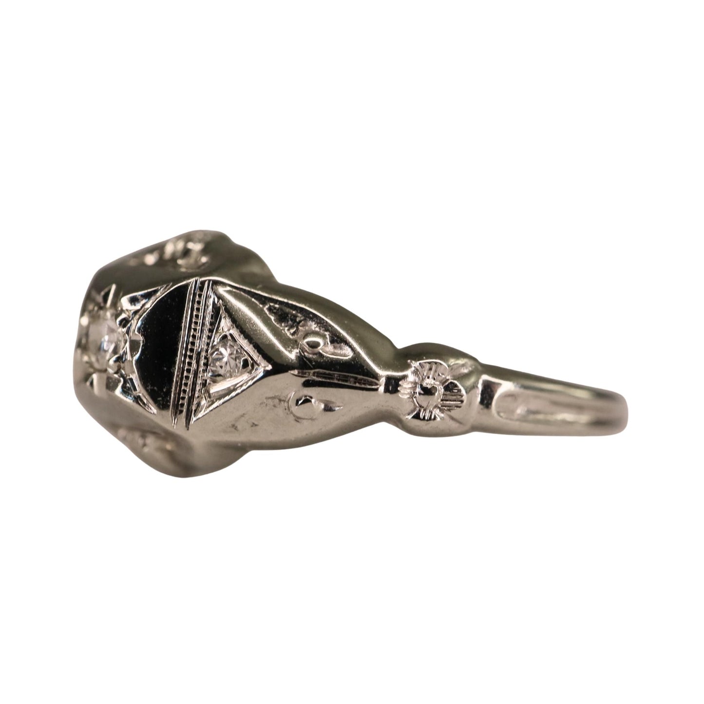 Art Deco Diamond 18k White Gold Ring