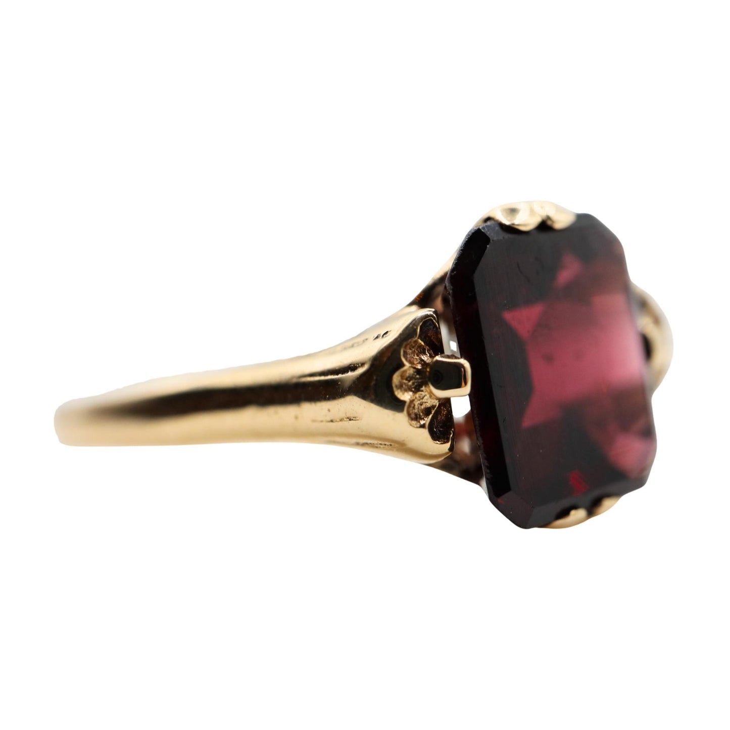 Vintage Garnet 10k Yellow Gold Solitaire Ring