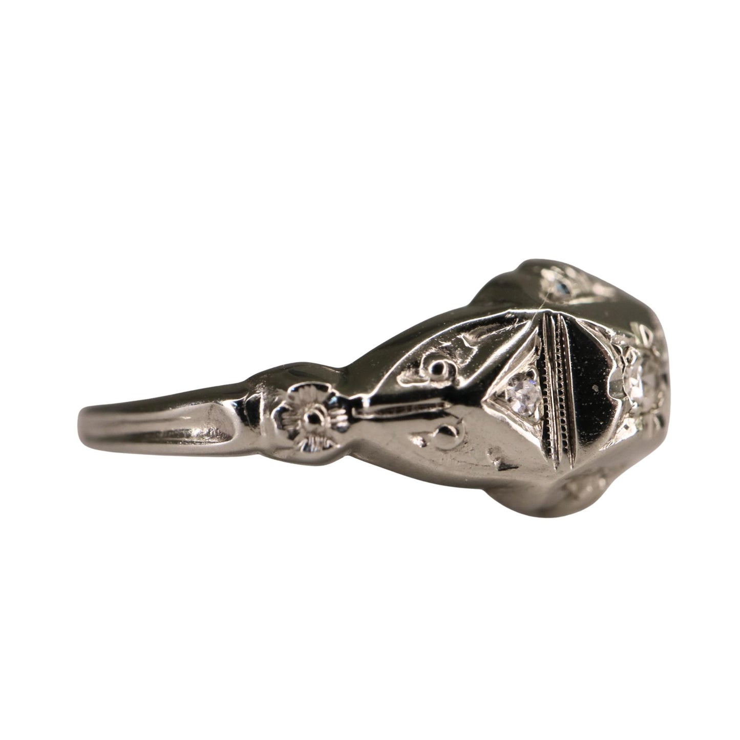 Art Deco Diamond 18k White Gold Ring