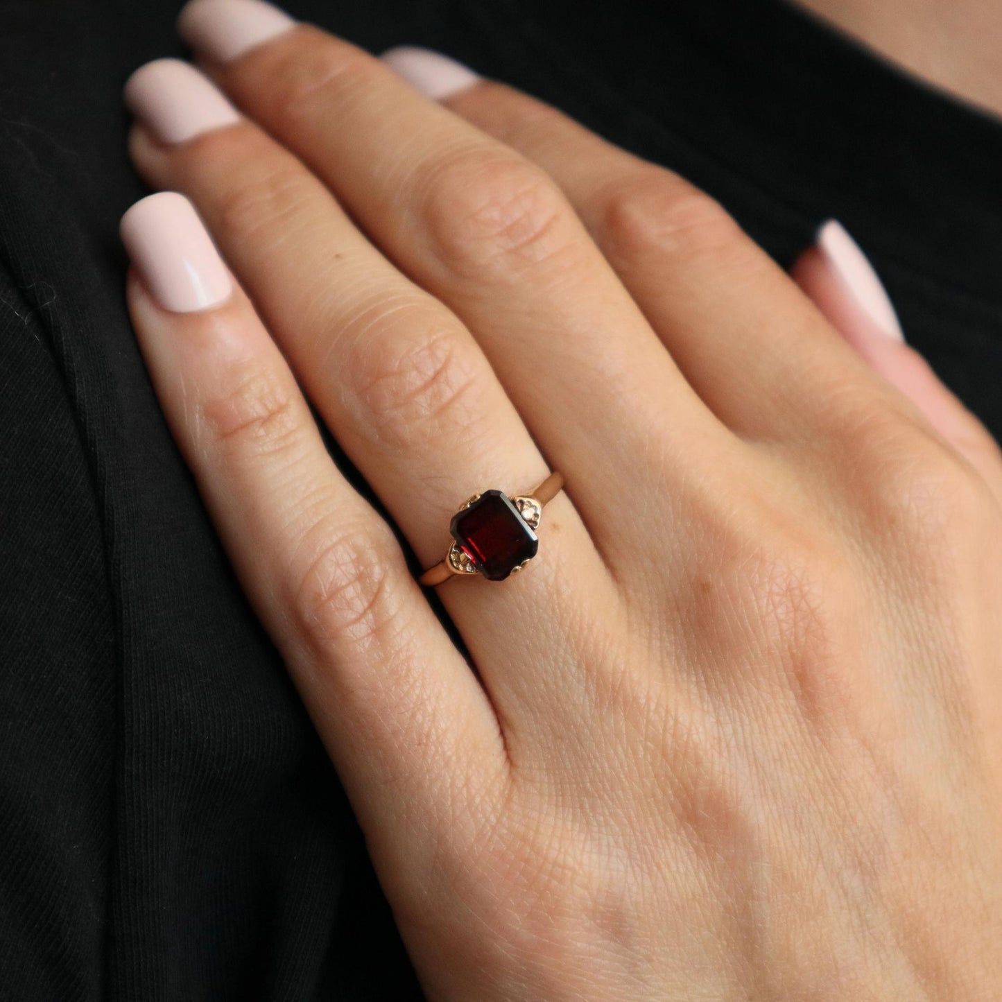 Vintage Garnet 10k Yellow Gold Solitaire Ring