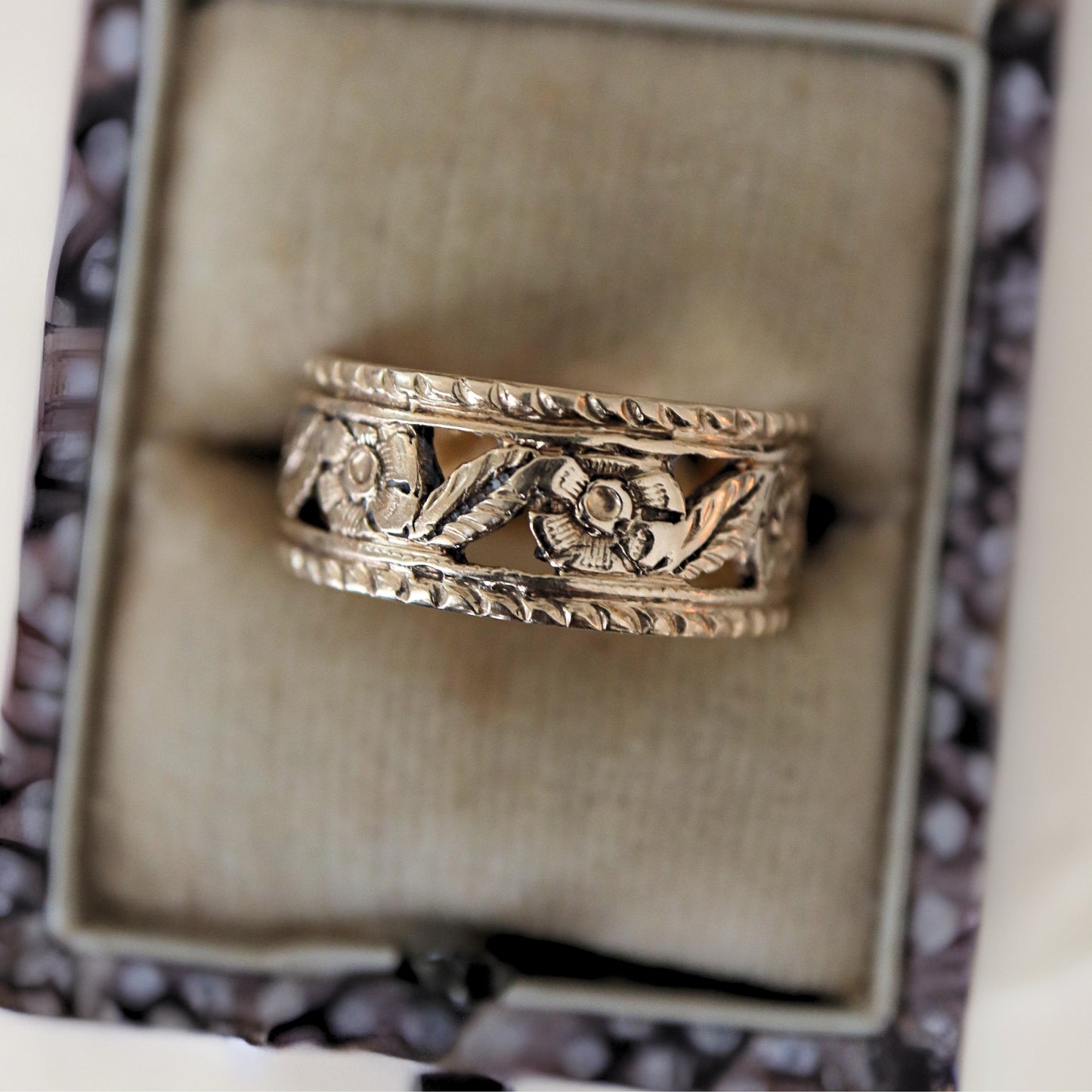 Art Deco 14k Yellow Gold Floral Band Ring