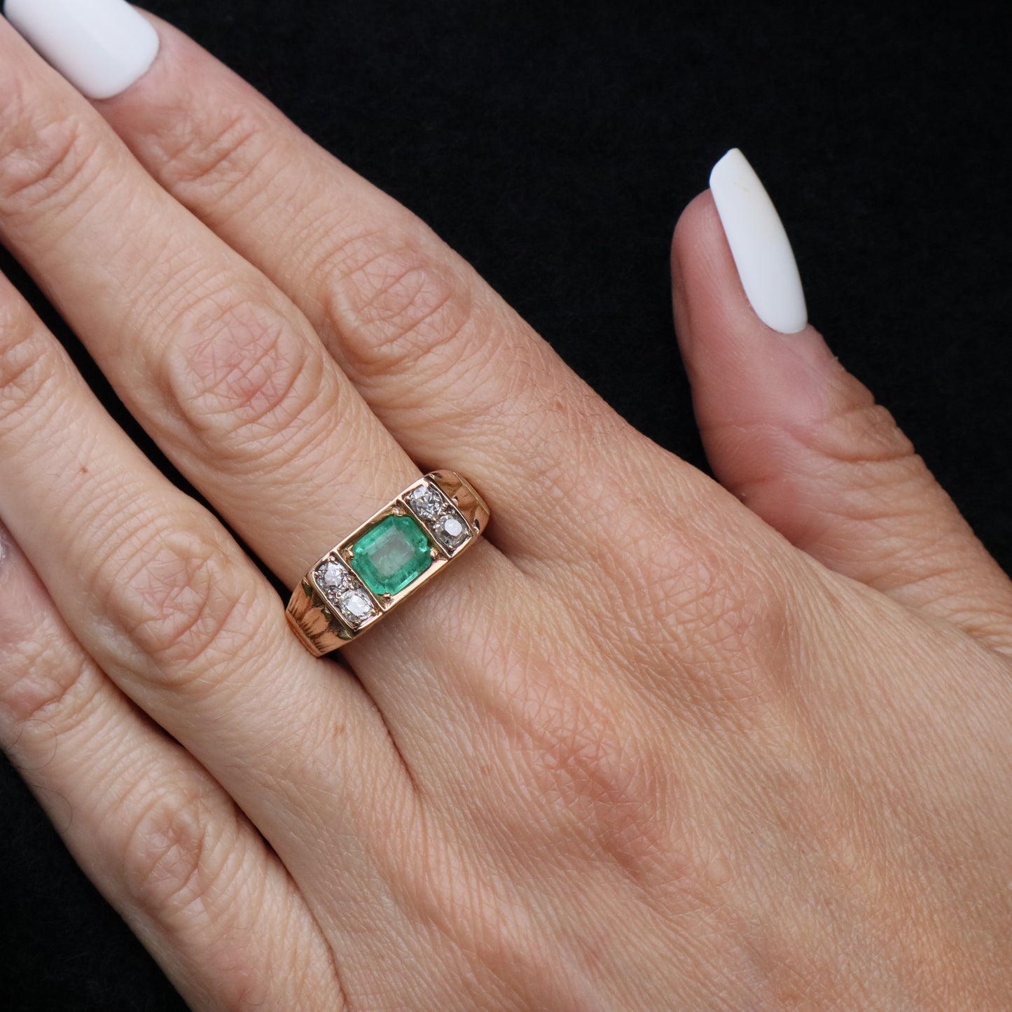 Antique Emerald Diamond 14k Yellow Gold Ring