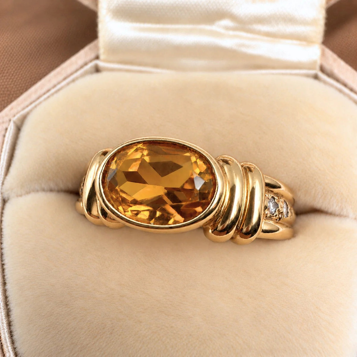 Contemporary Citrine Diamond 18k Yellow Gold Ring