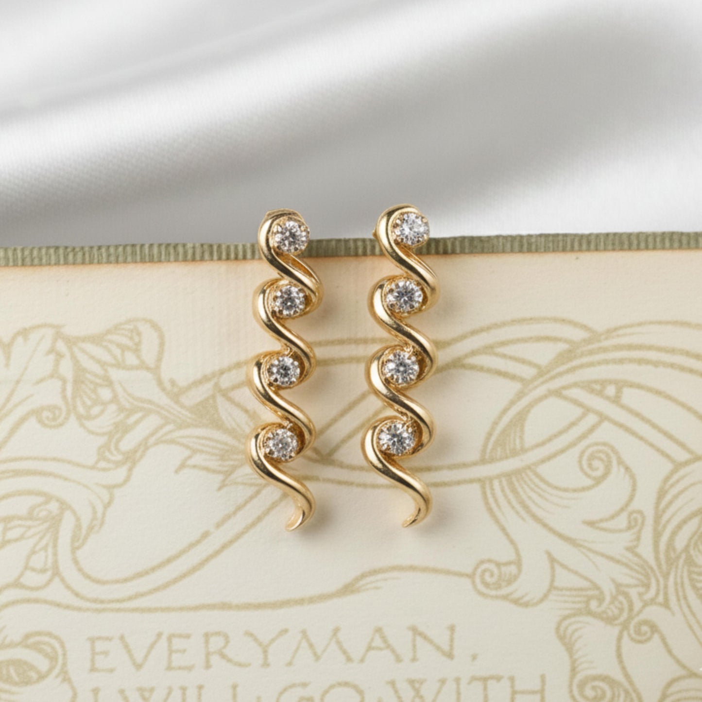 Vintage Diamond 14k Yellow Gold Dangle Earrings