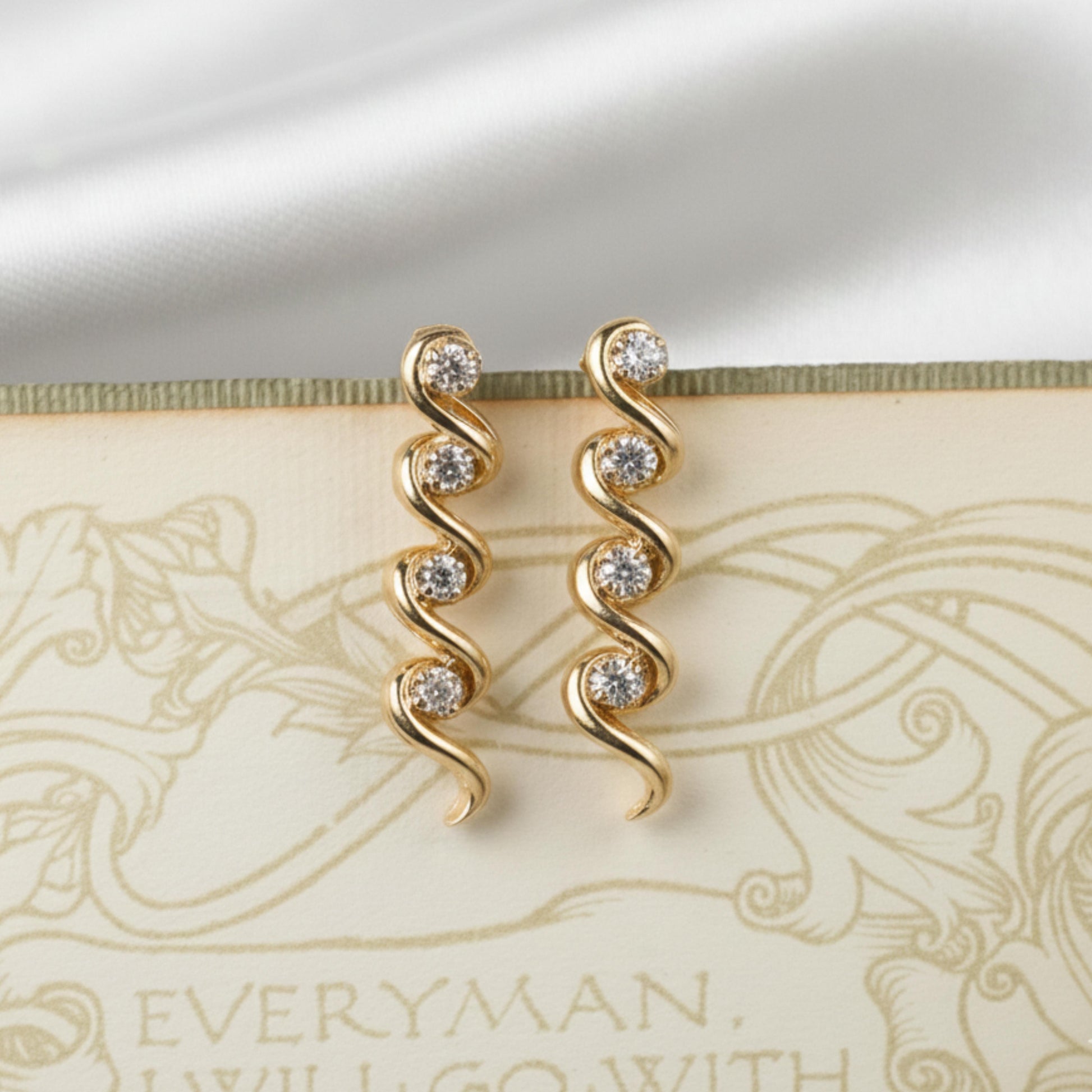 Vintage Diamond 14k Yellow Gold Dangle Earrings