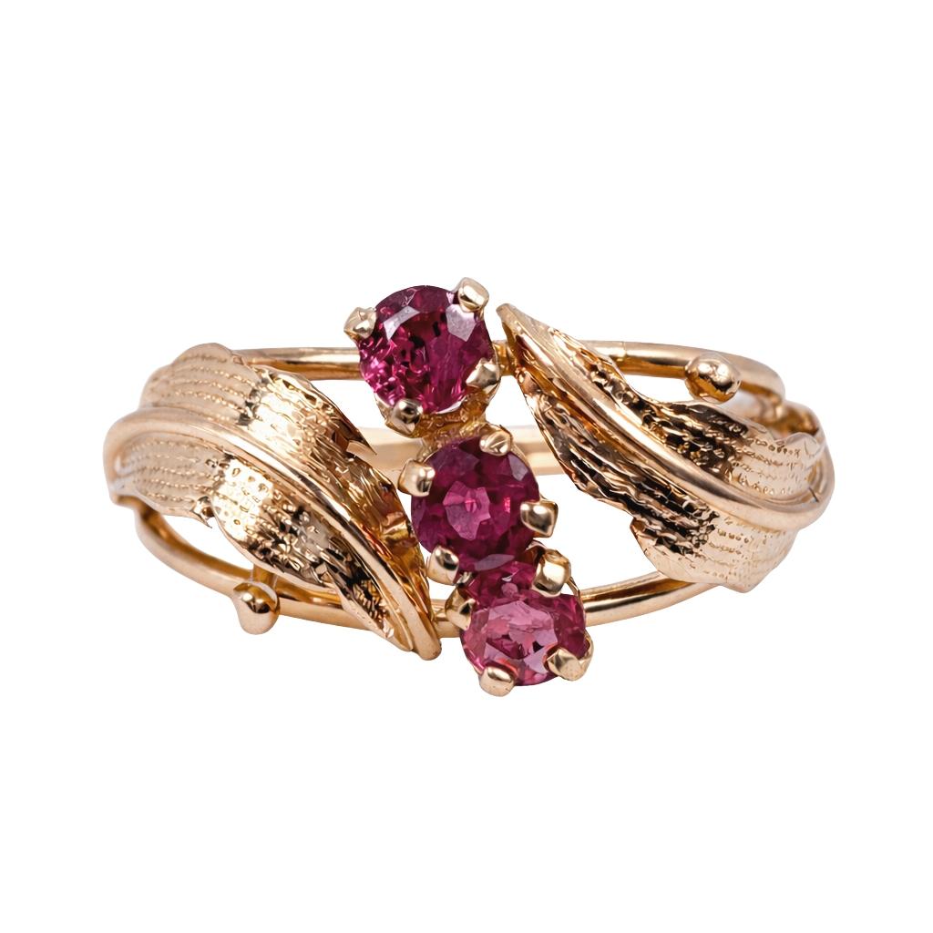 Vintage Ruby 18k Rose Gold Three Stone Ring