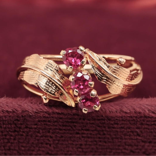 Vintage Ruby 18k Rose Gold Three Stone Ring