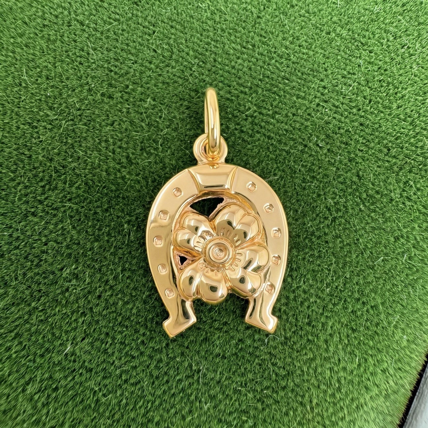 Vintage Italian 18k Yellow Gold Horseshoe Flower Charm