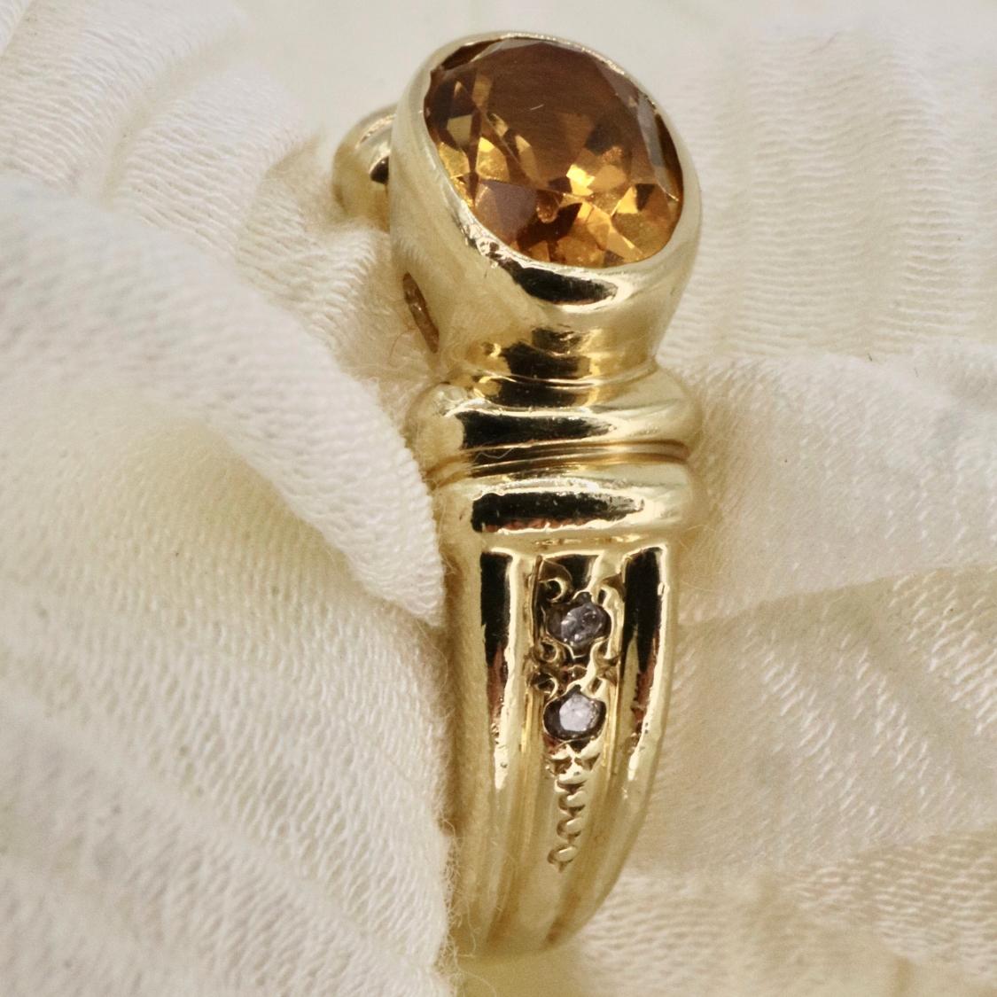 Contemporary Citrine Diamond 18k Yellow Gold Ring