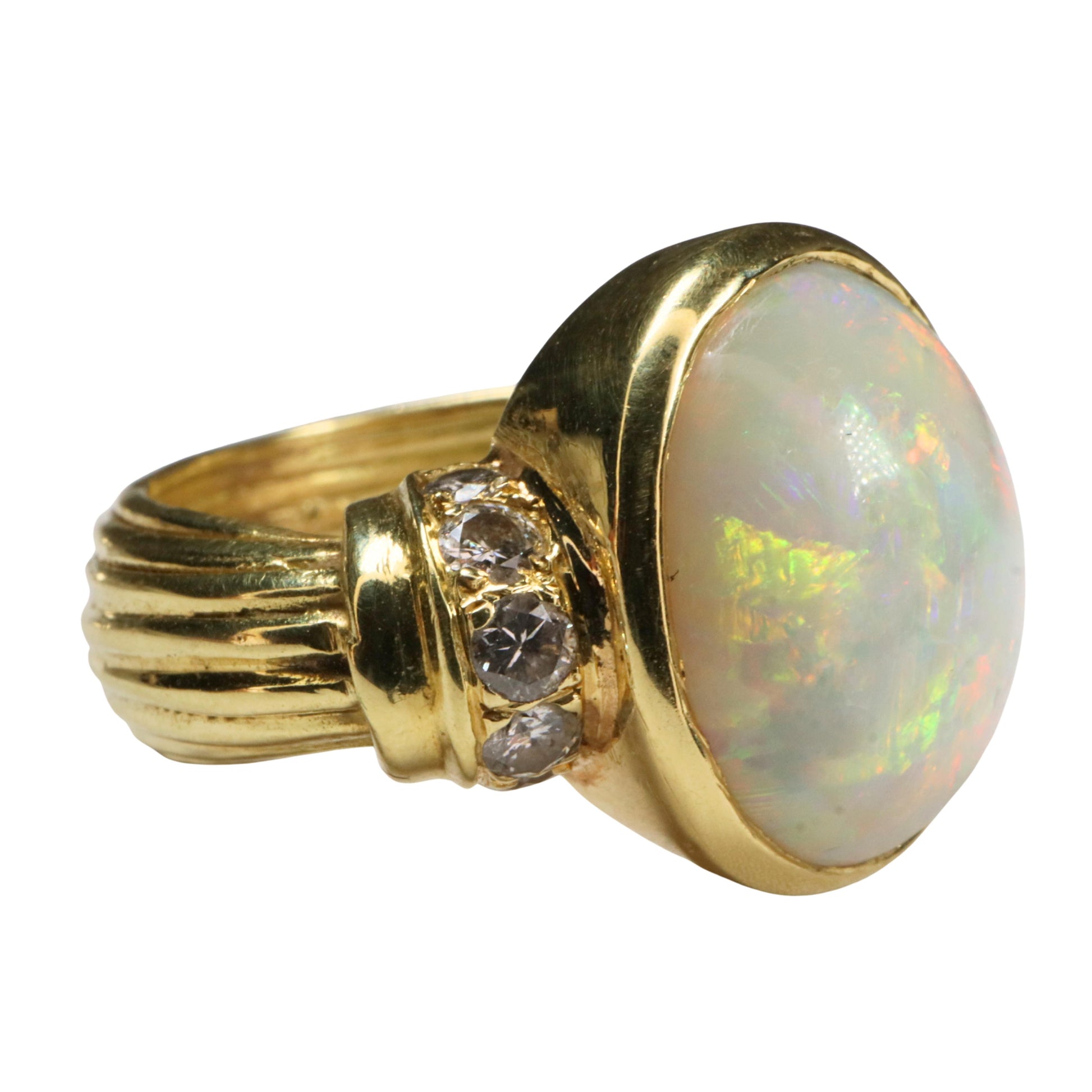 Vintage Opal Diamond 18k Yellow Gold Ring