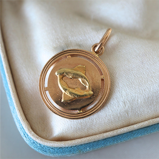 Mid Century Italian 18k Yellow Gold Pisces Pendant