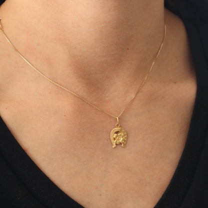 Vintage Italian 18k Yellow Gold Horseshoe Flower Charm