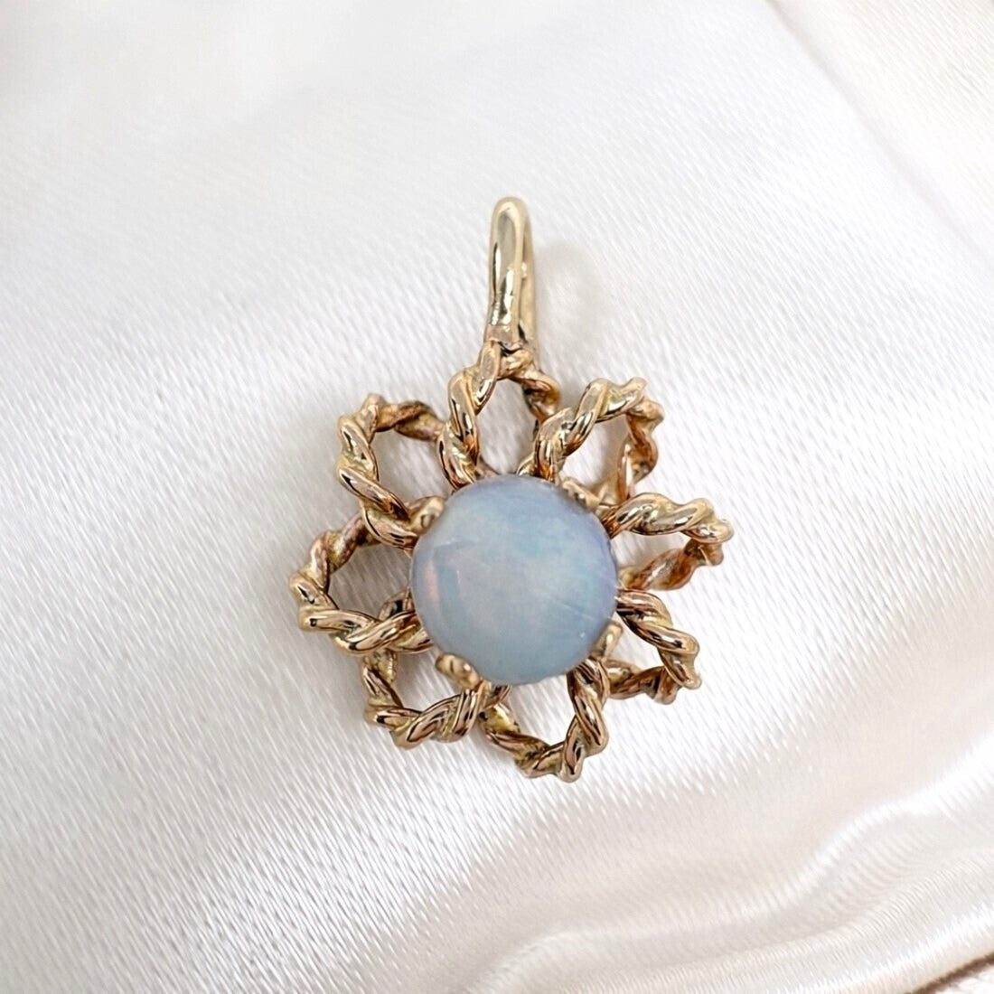 Vintage Opal 14k Yellow Gold Charm