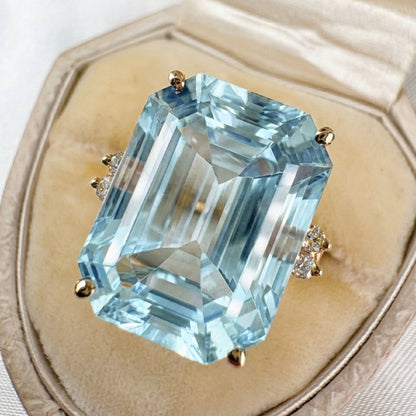 Vintage Topaz Diamond 14k Yellow Gold Cocktail Ring