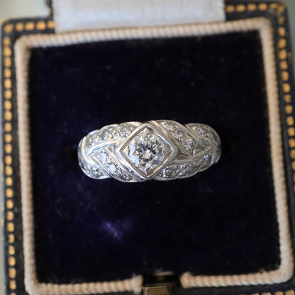 Art Deco Diamond 18k White Gold Ring