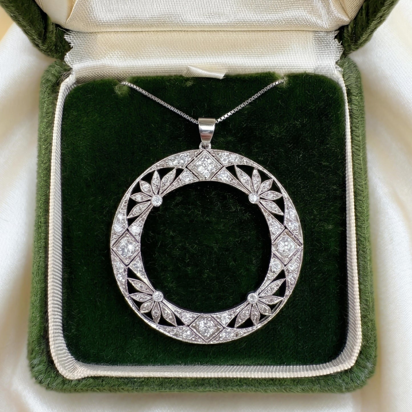 Art Deco Diamond Platinum Circle Pendant Necklace