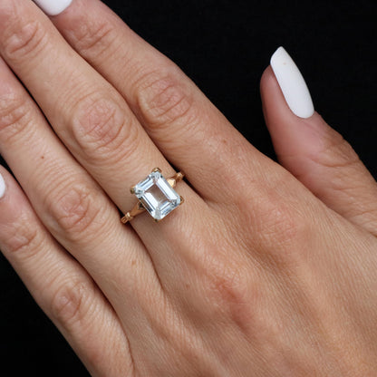 Retro Aquamarine 10k Yellow Gold Solitaire Ring
